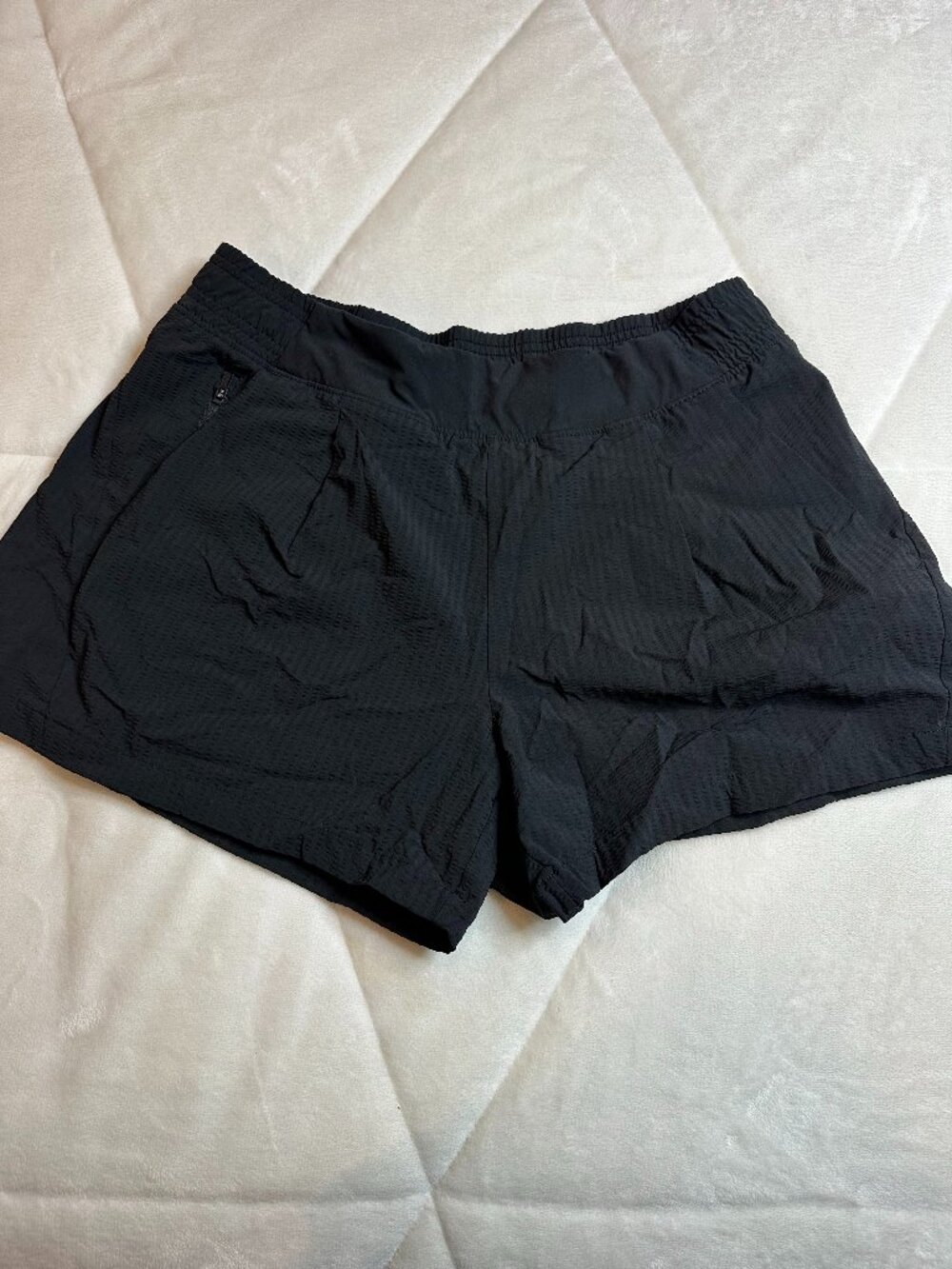 Athleta Textured Brooklyn Shorts Black -Size 8